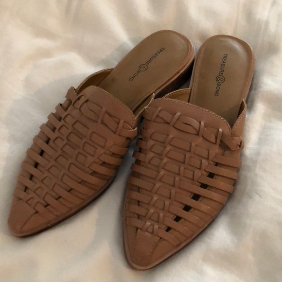 NWOT Treasure & Bond Mules - Picture 1 of 8